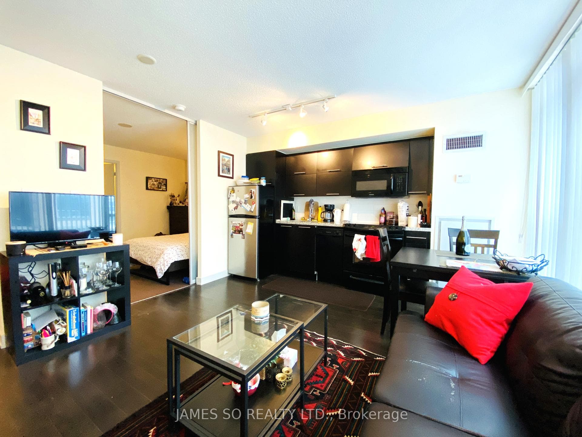 126 Simcoe Street Unit 605 photo 5