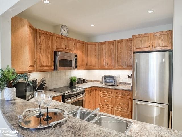 110 STEAMSHIP BAY Road Unit 304 photo 15