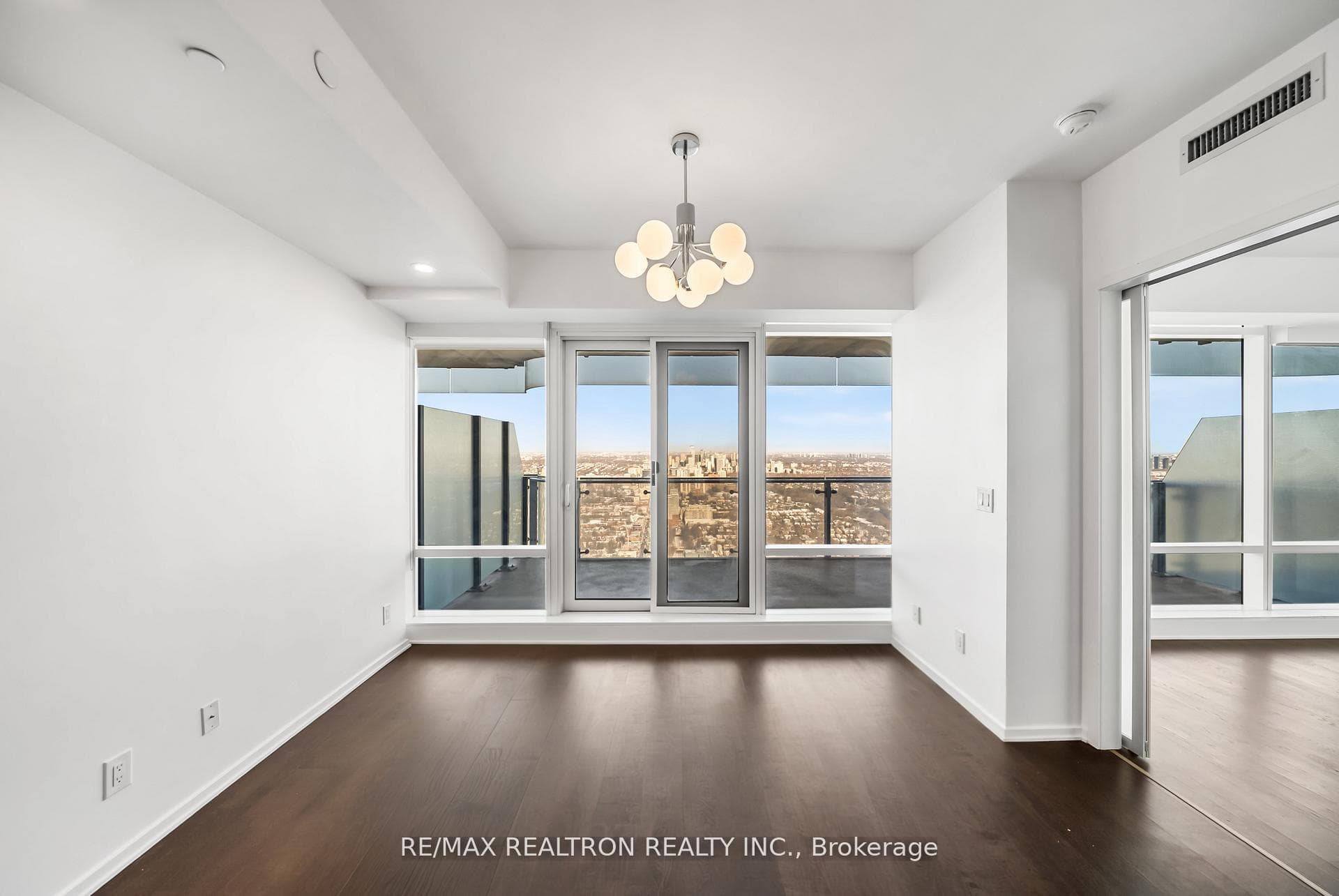 1 Bloor Street Unit 6010 photo 24