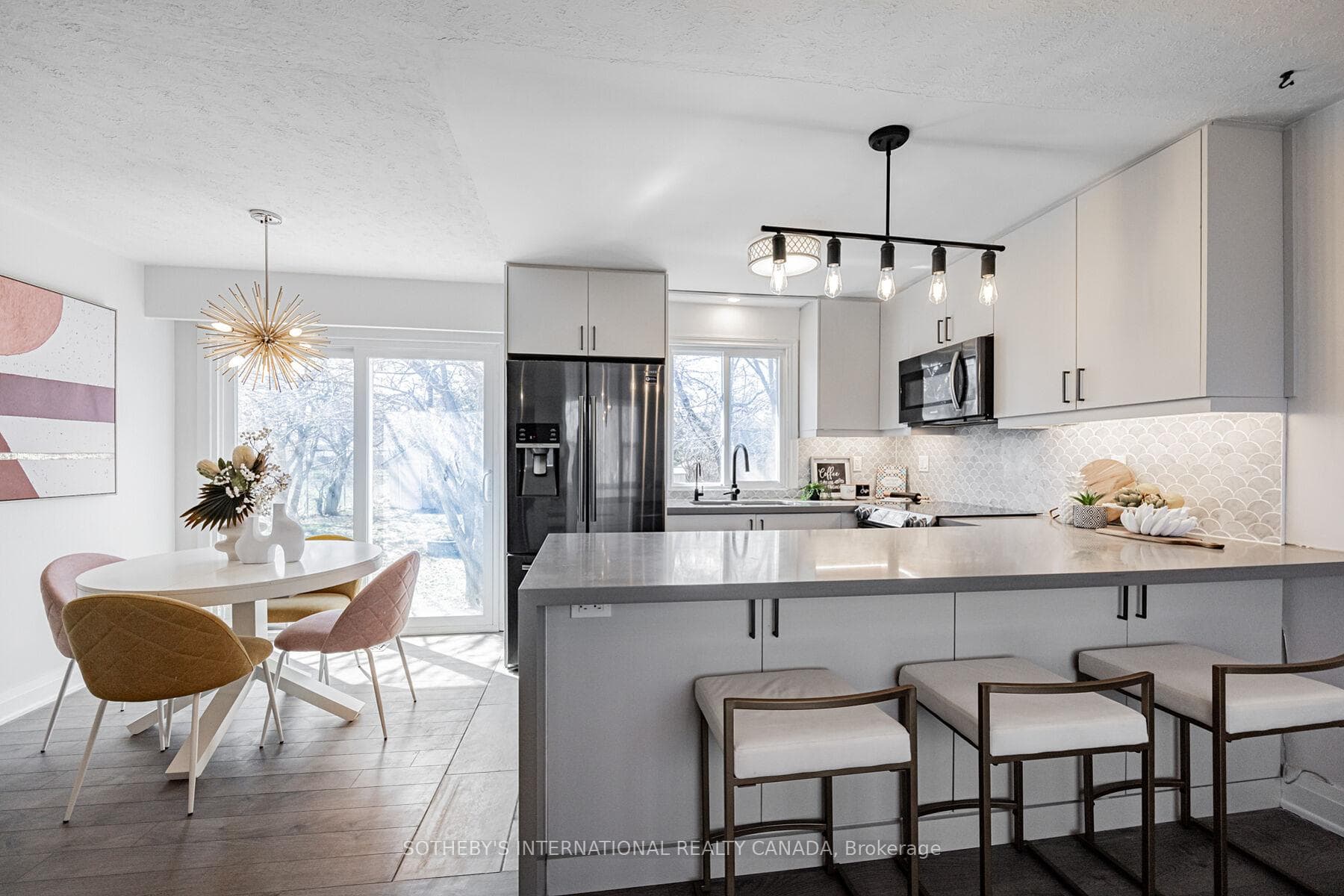 4075A Lawrence Avenue photo 8