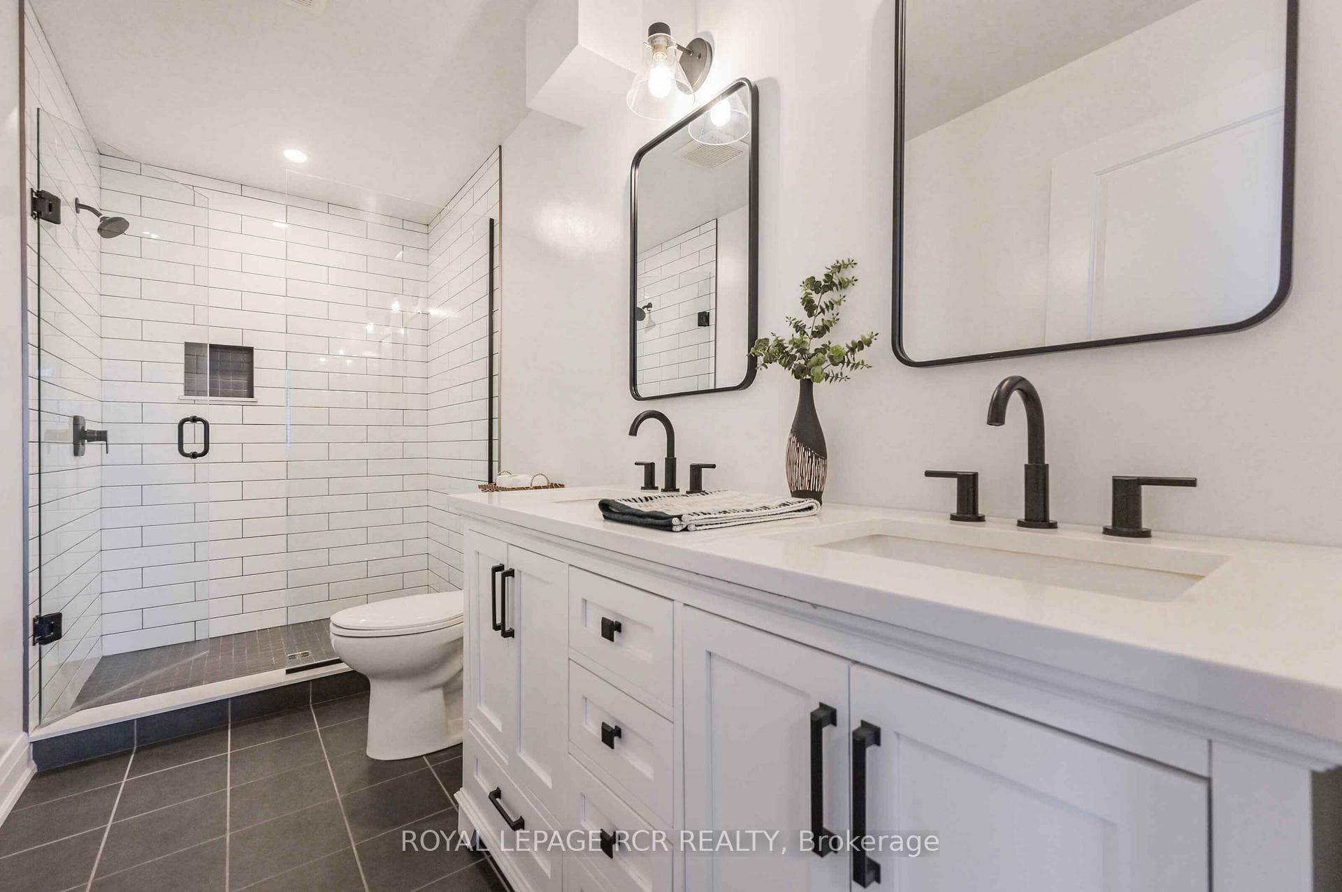 100 Ronnies Way photo 25