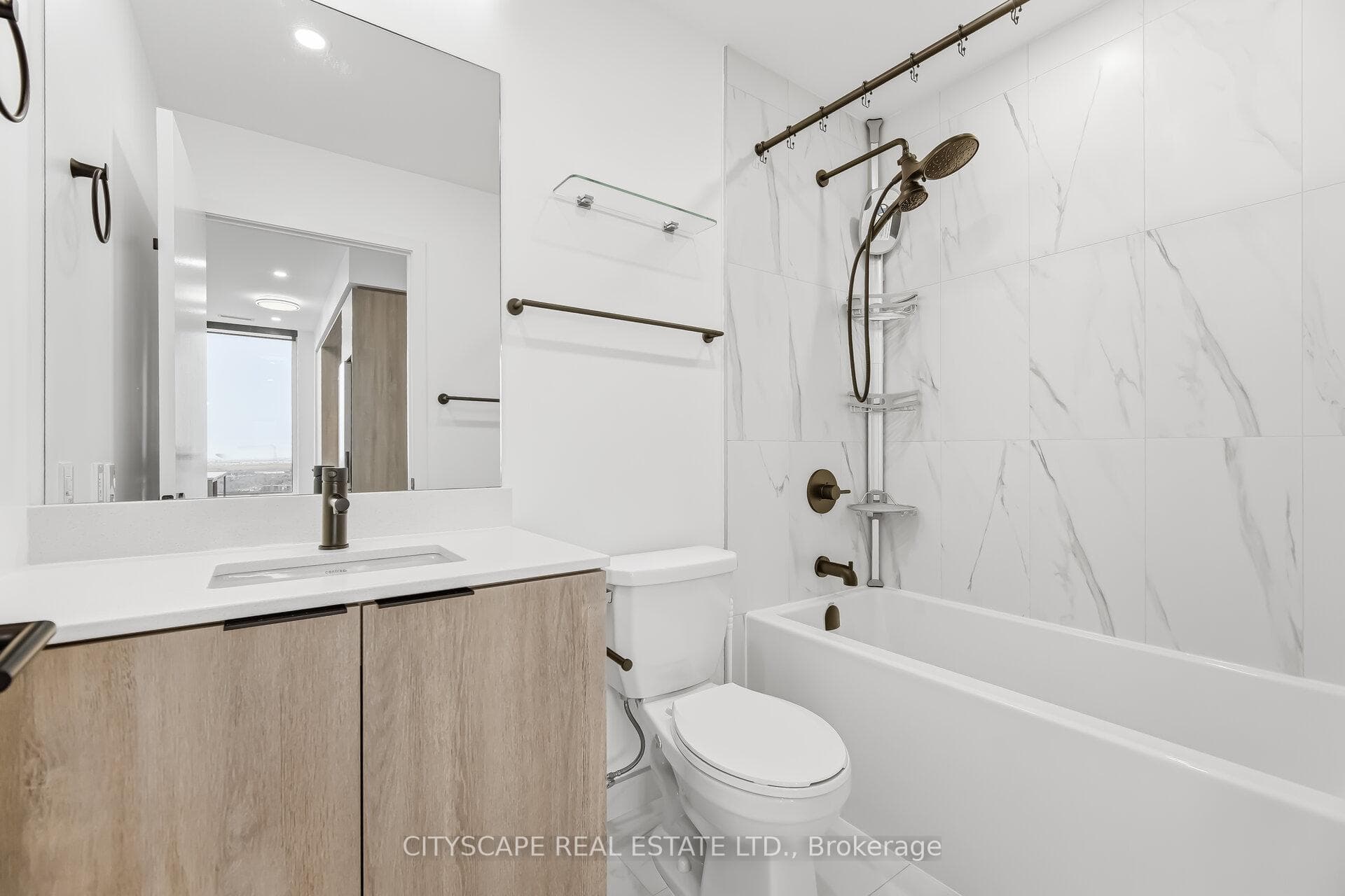 2495 Eglinton Avenue Unit 2711 photo 28