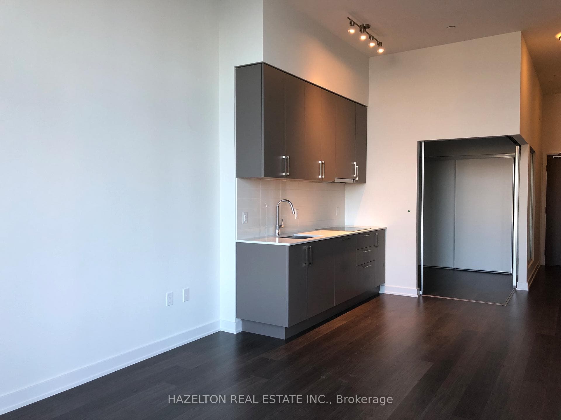 27 Bathurst Street Unit 212 photo 26
