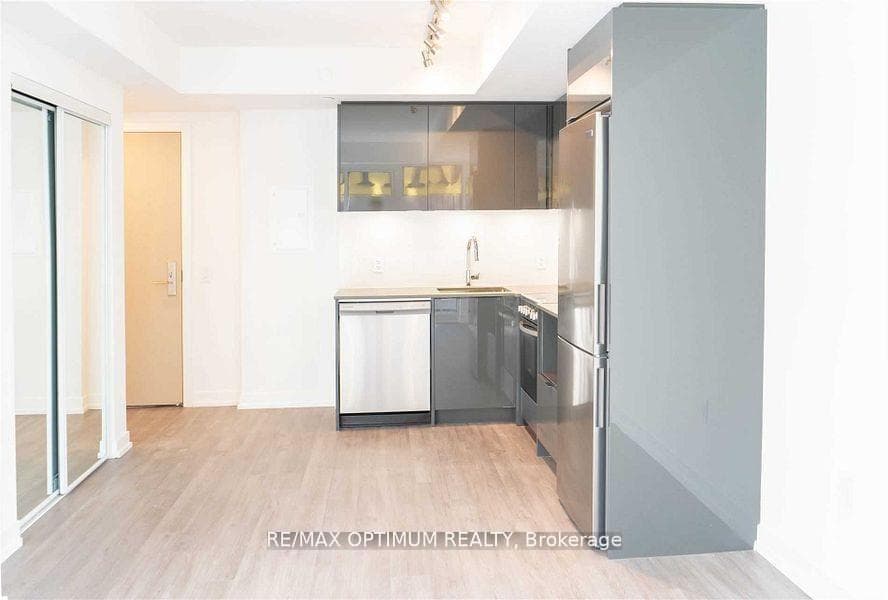 395 Bloor Street Unit 2304 photo 5