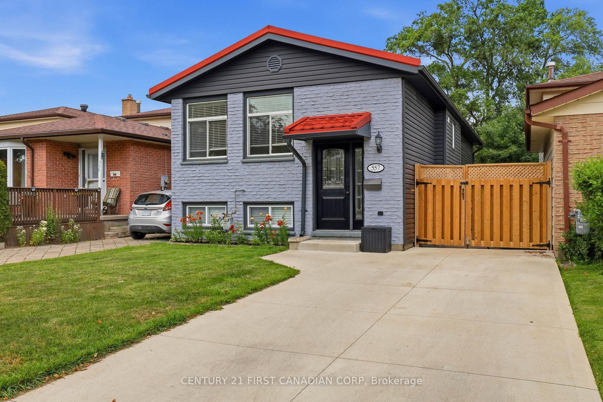 557 Ferndale Court photo 1
