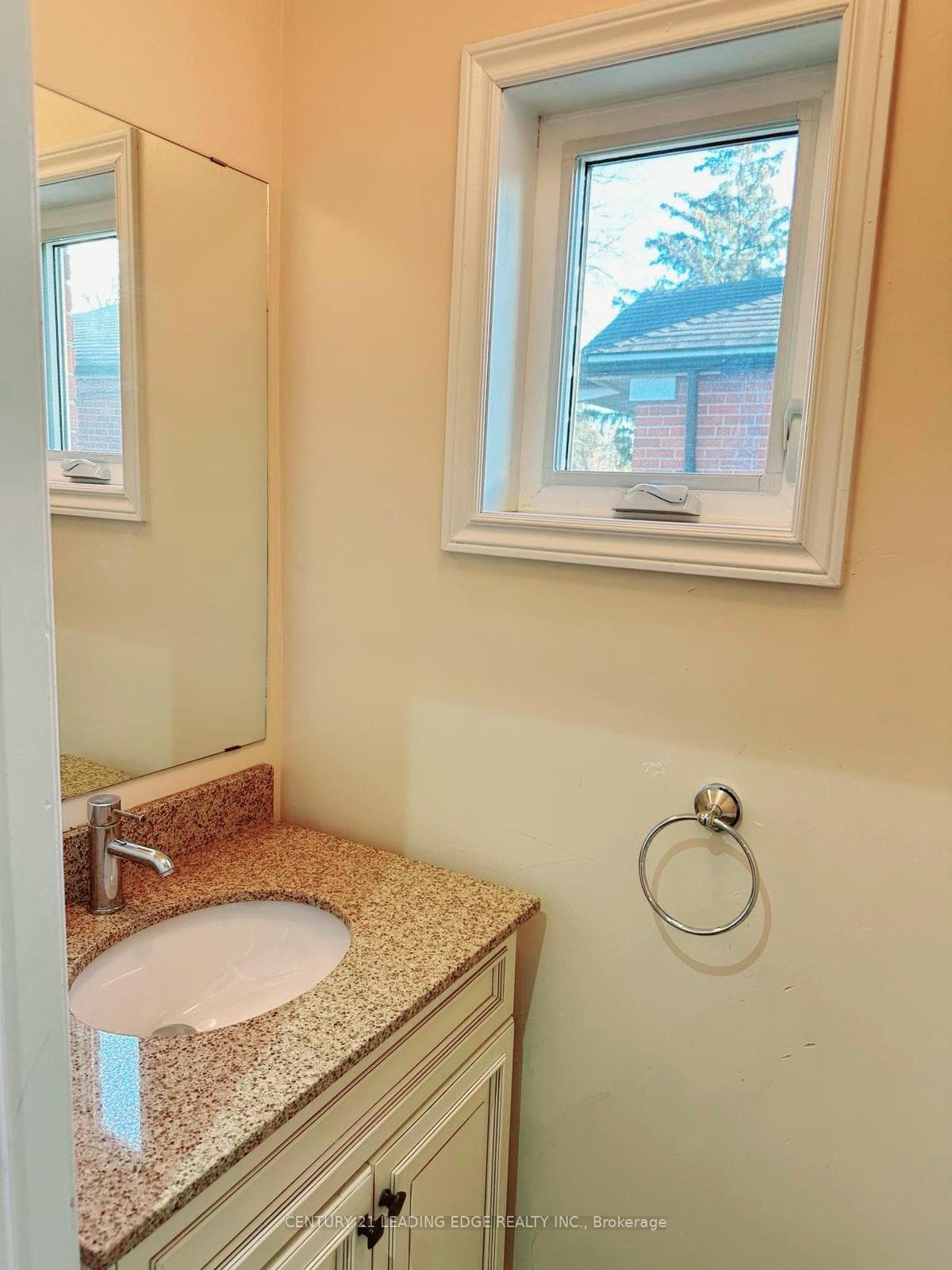 88 CANLISH Road Unit MAIN photo 10