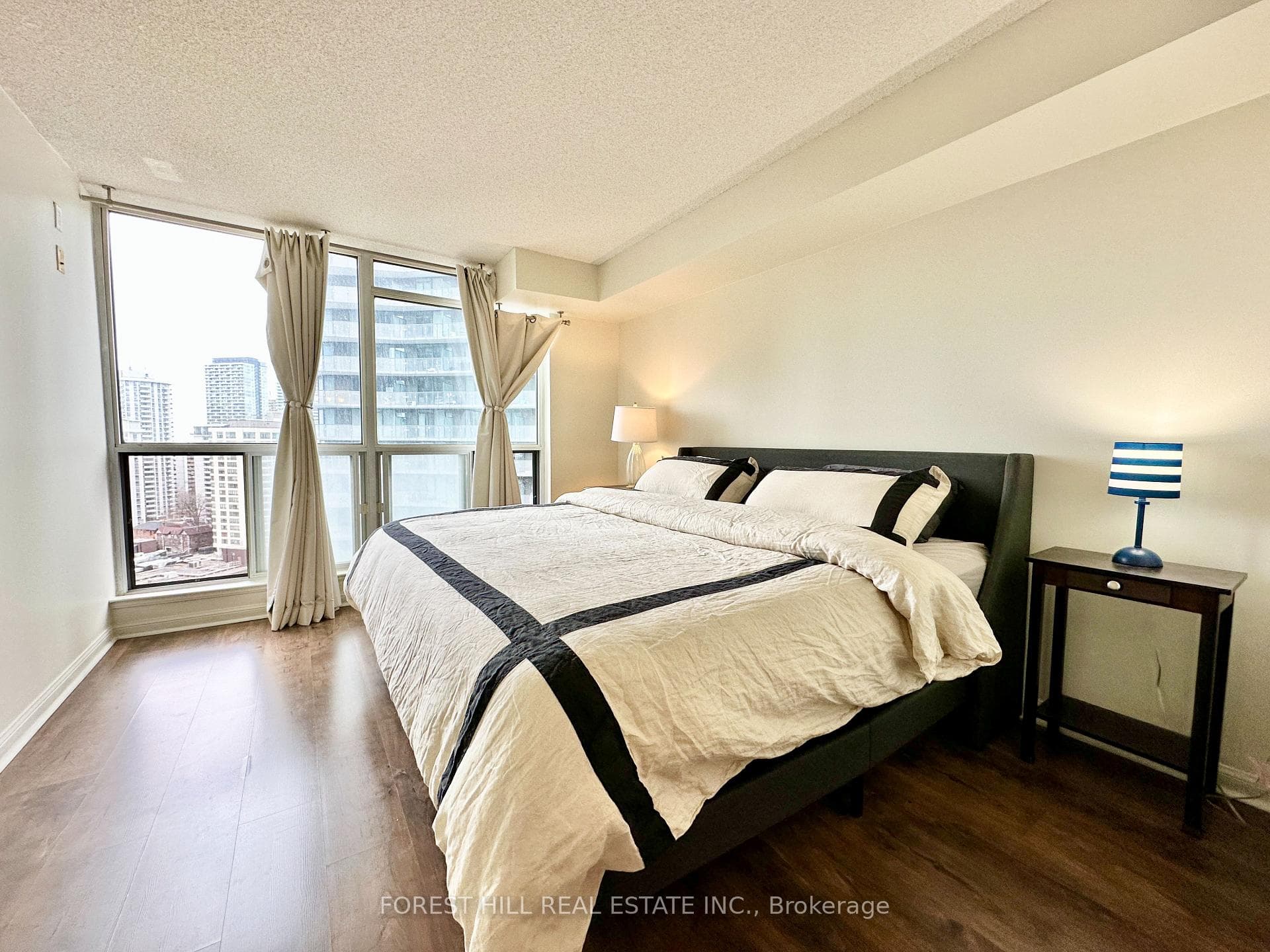 24 Wellesley Street Unit 1612 photo 14