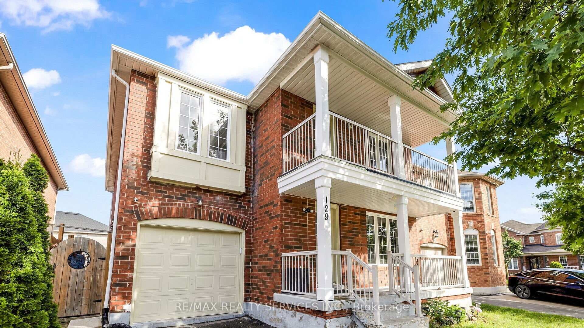 129 Luella Crescent photo 2