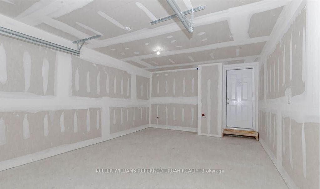 1579 Midland Avenue photo 15