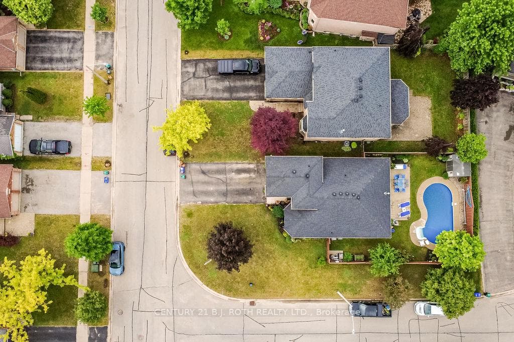 30 McAvoy Drive photo 4