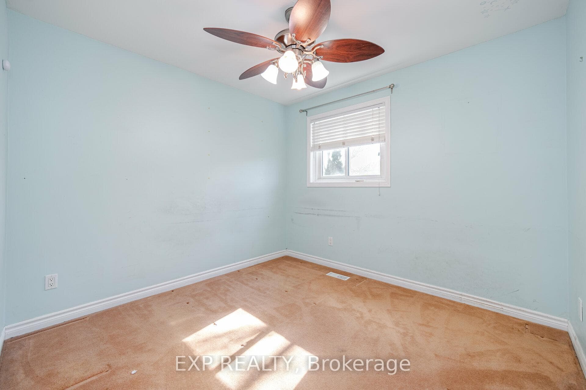 192 Lichen Crescent photo 27