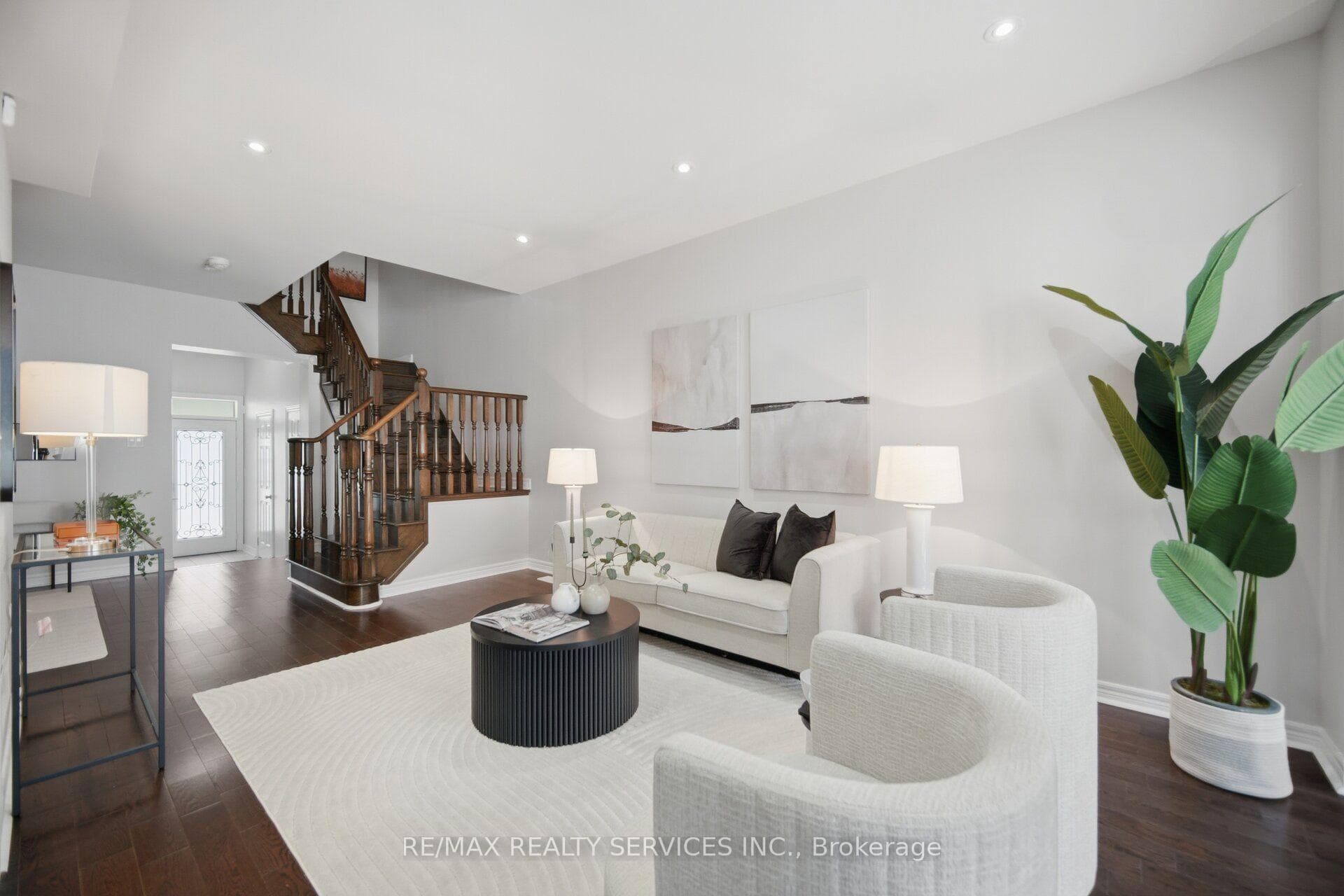 54 Losino Street photo 2