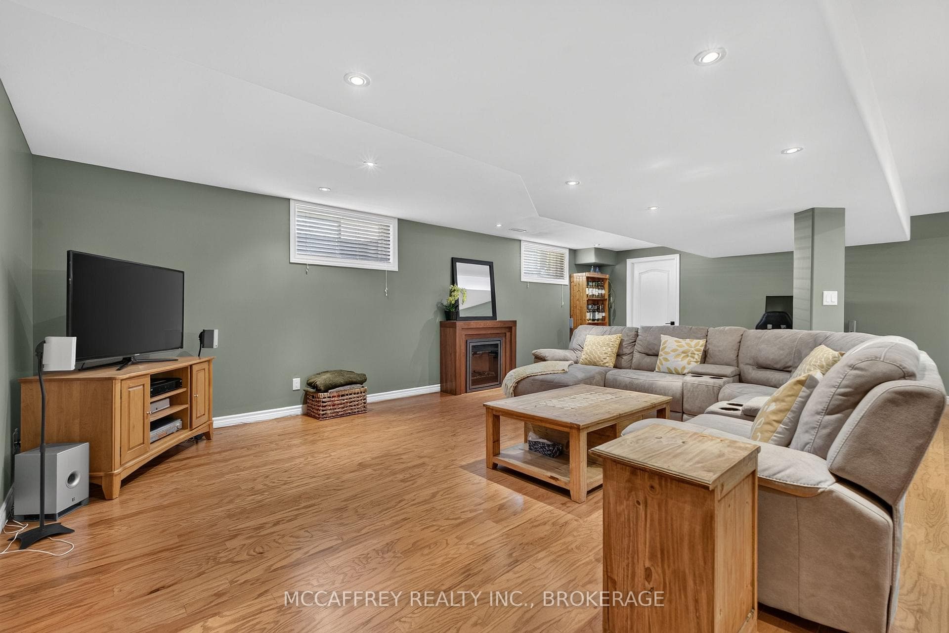 9 Hartwood Crescent photo 38