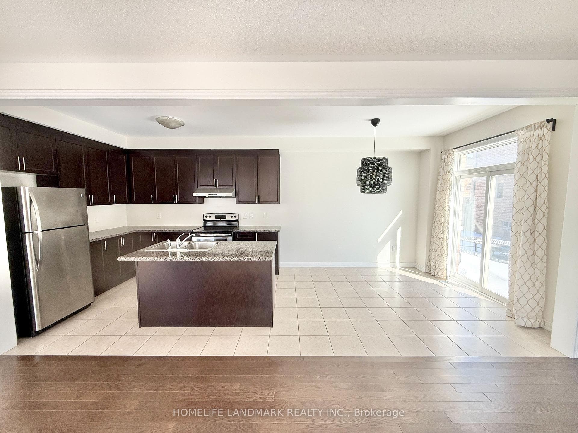 328 Roy Harper Avenue photo 5