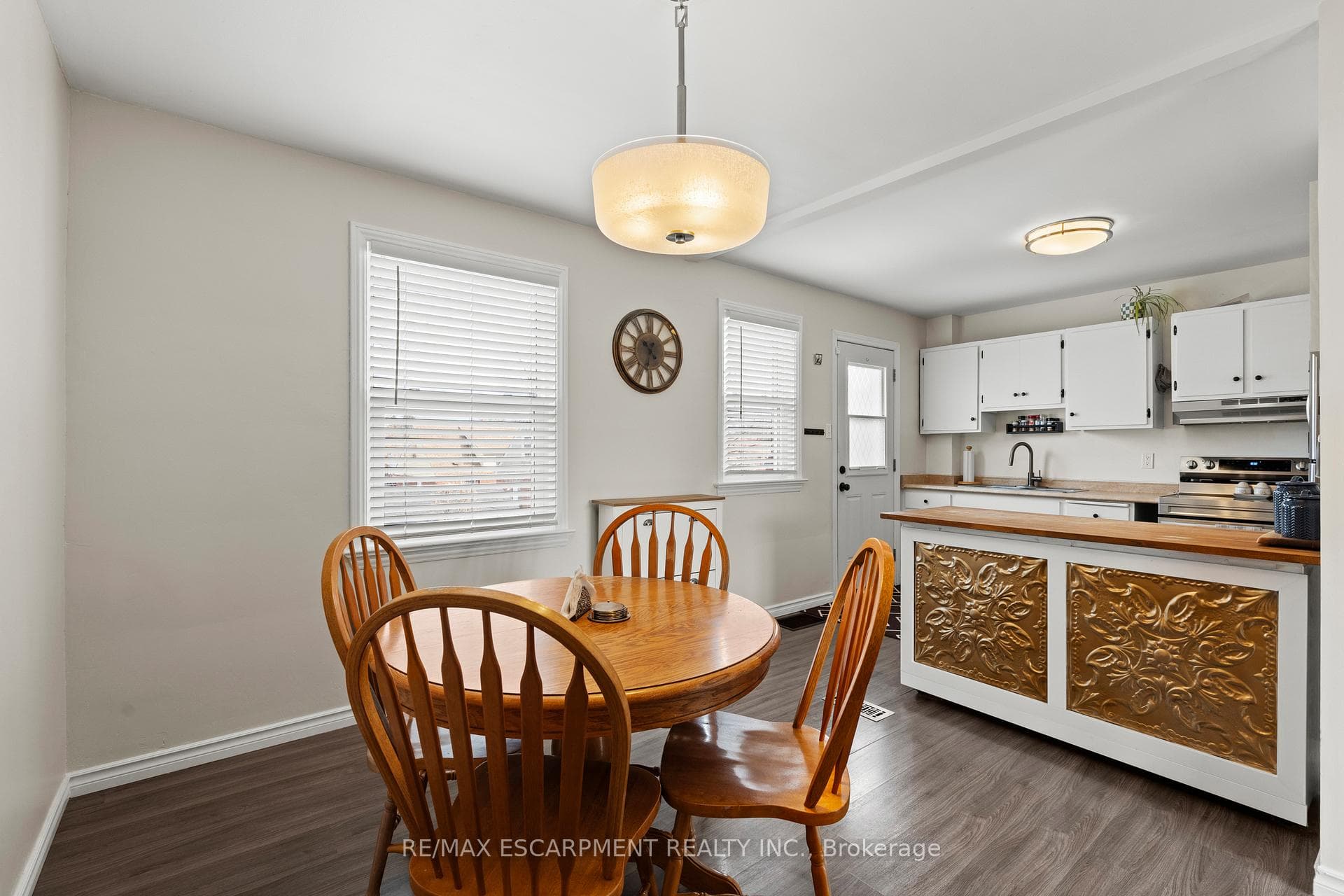 2279 King Street photo 11
