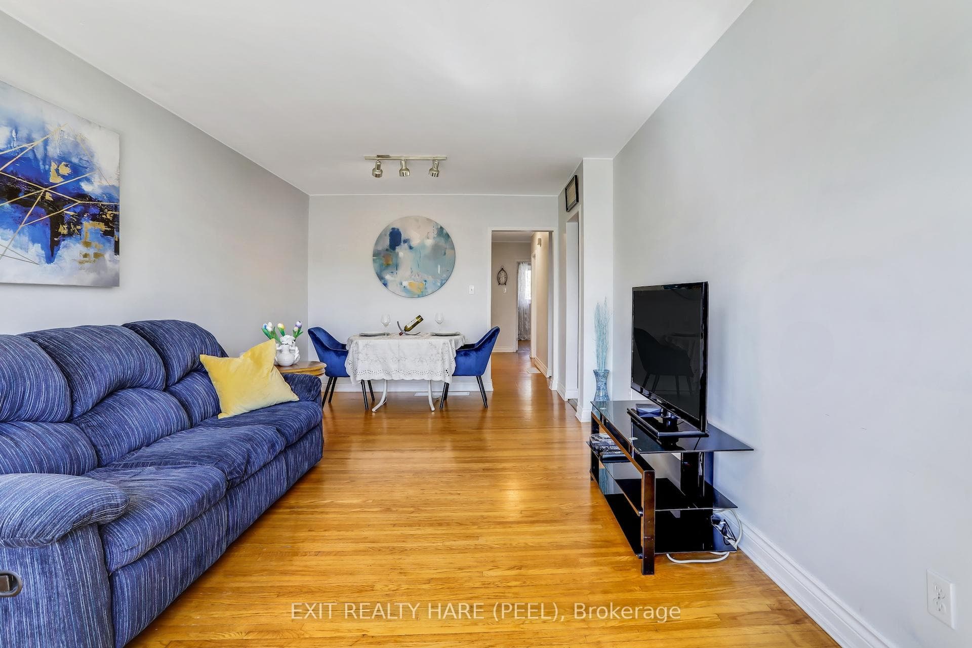 34 Chatsworth Drive photo 2