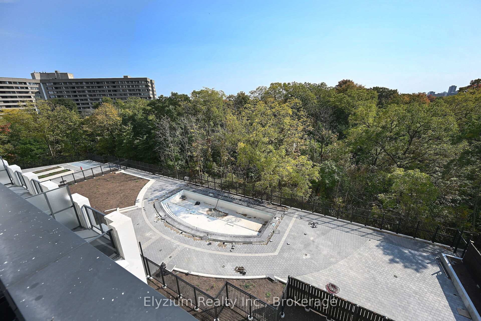 204 Burnhamthorpe Road Unit 1503 photo 19