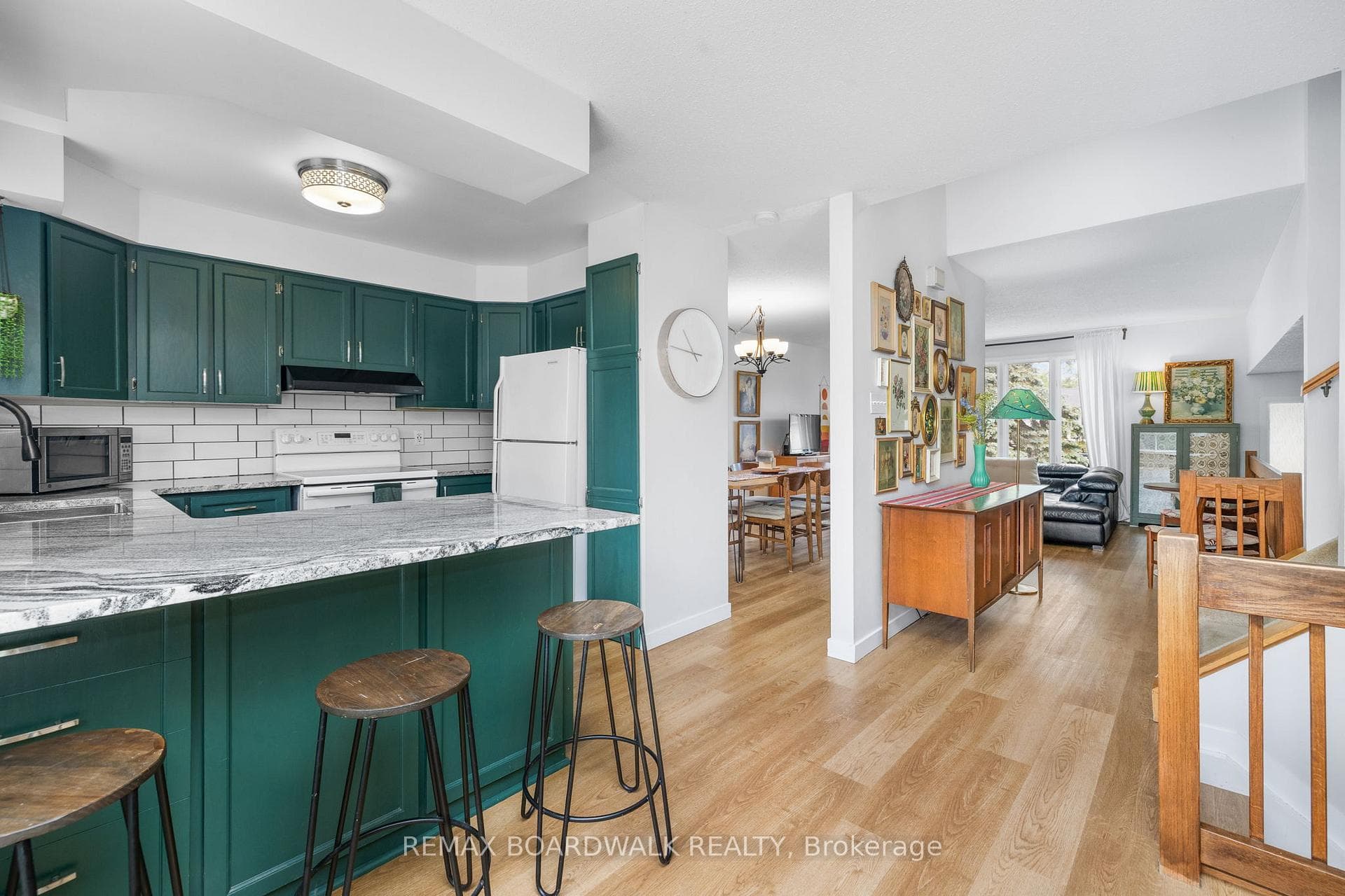 8 Jessie Drive photo 18