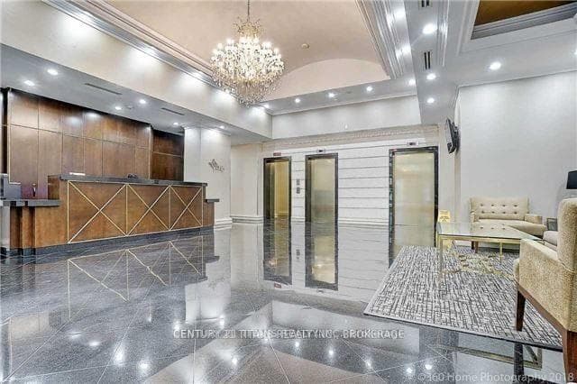 7 Lorraine Drive Unit 1605 photo 4
