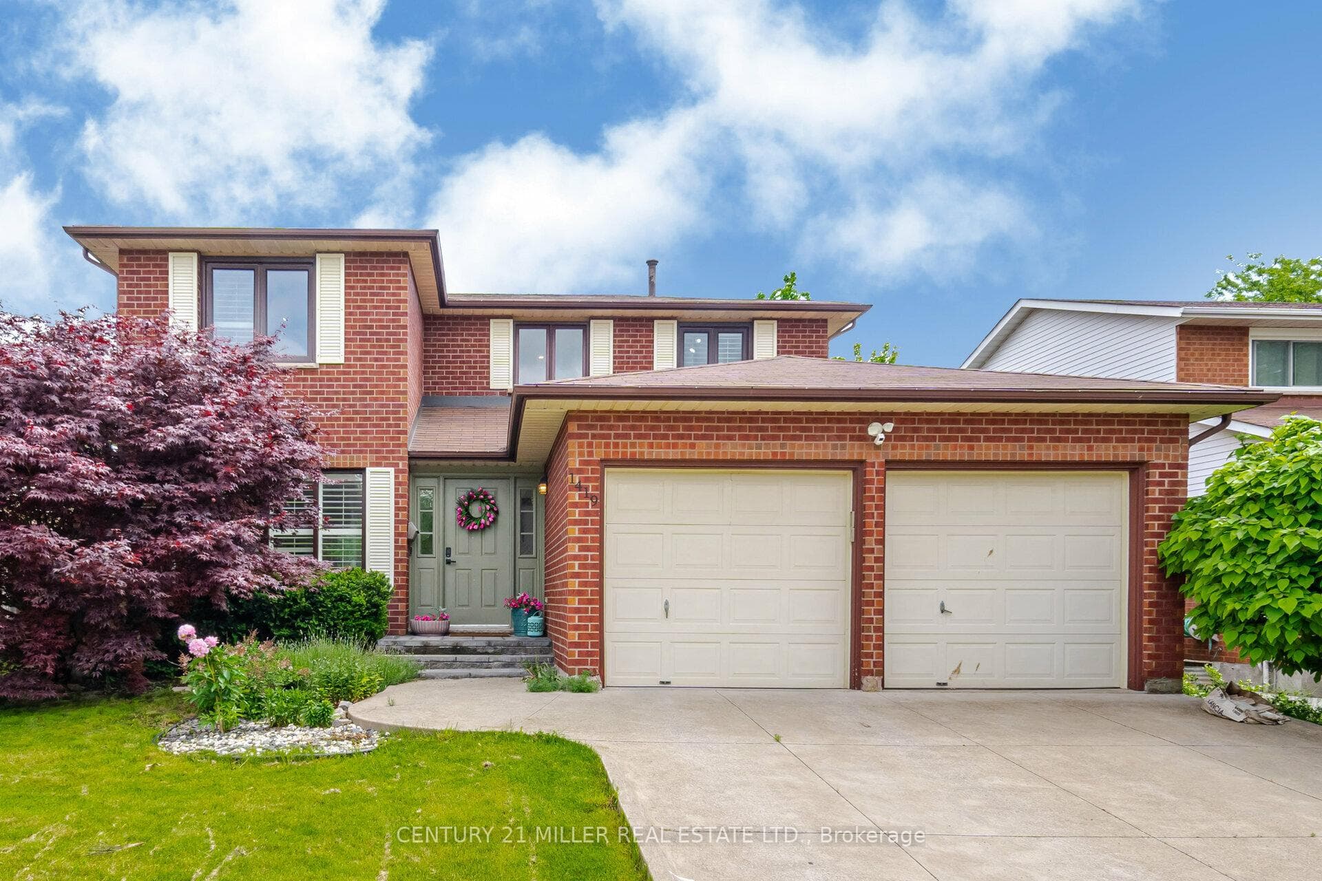 1419 Headon Road photo 1