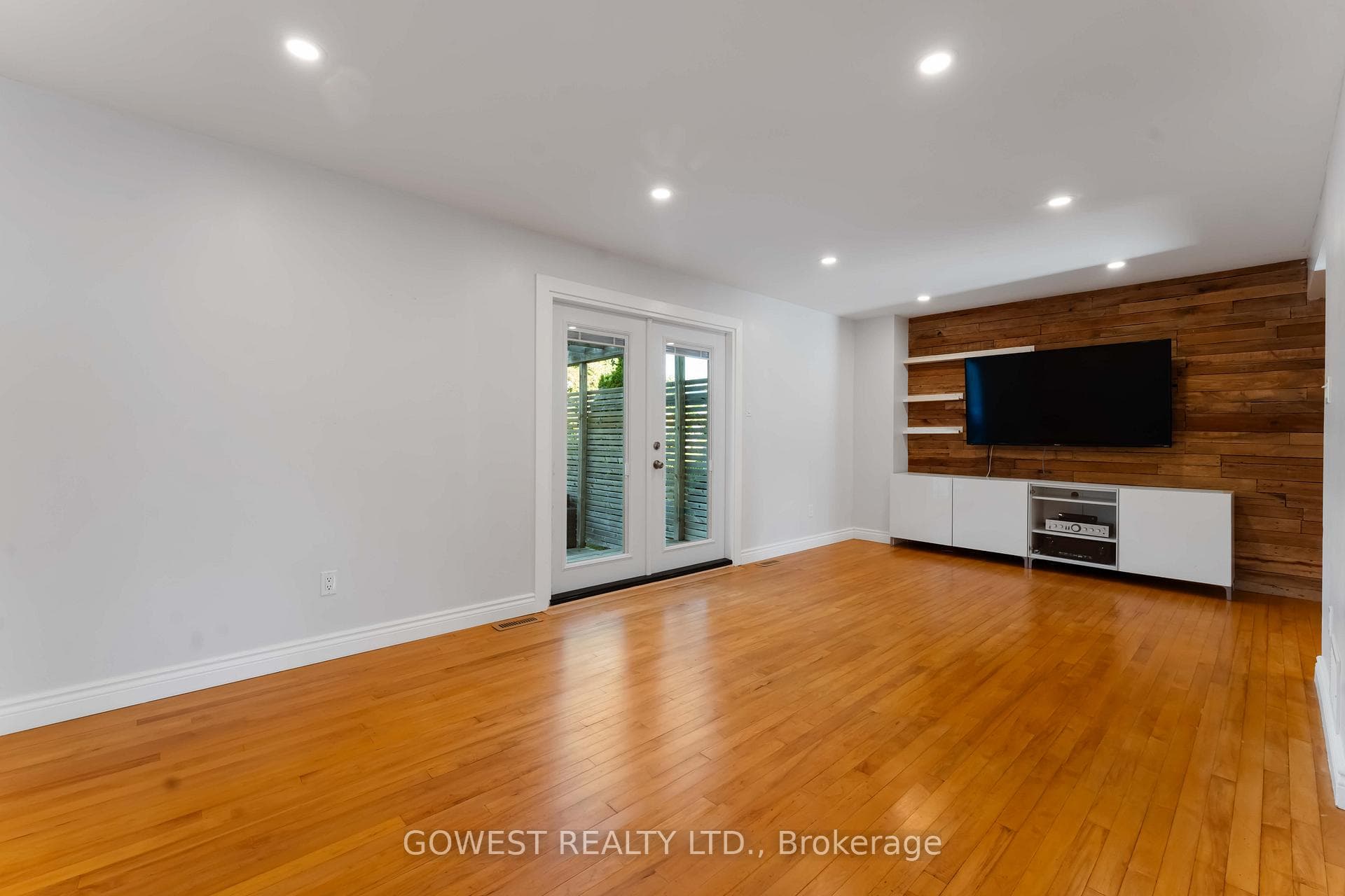 94 Fieldgate Drive photo 8