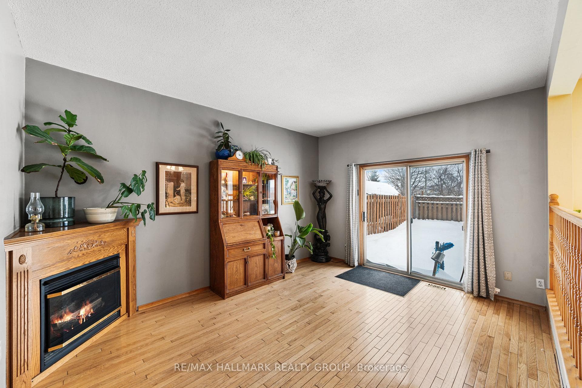 477 DUVERNAY Drive photo 8