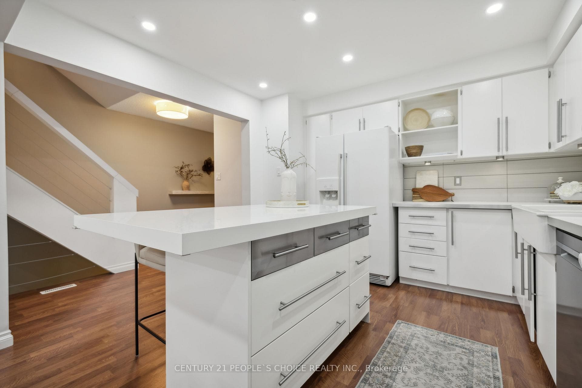 1560 Newlands Crescent Unit 44 photo 9
