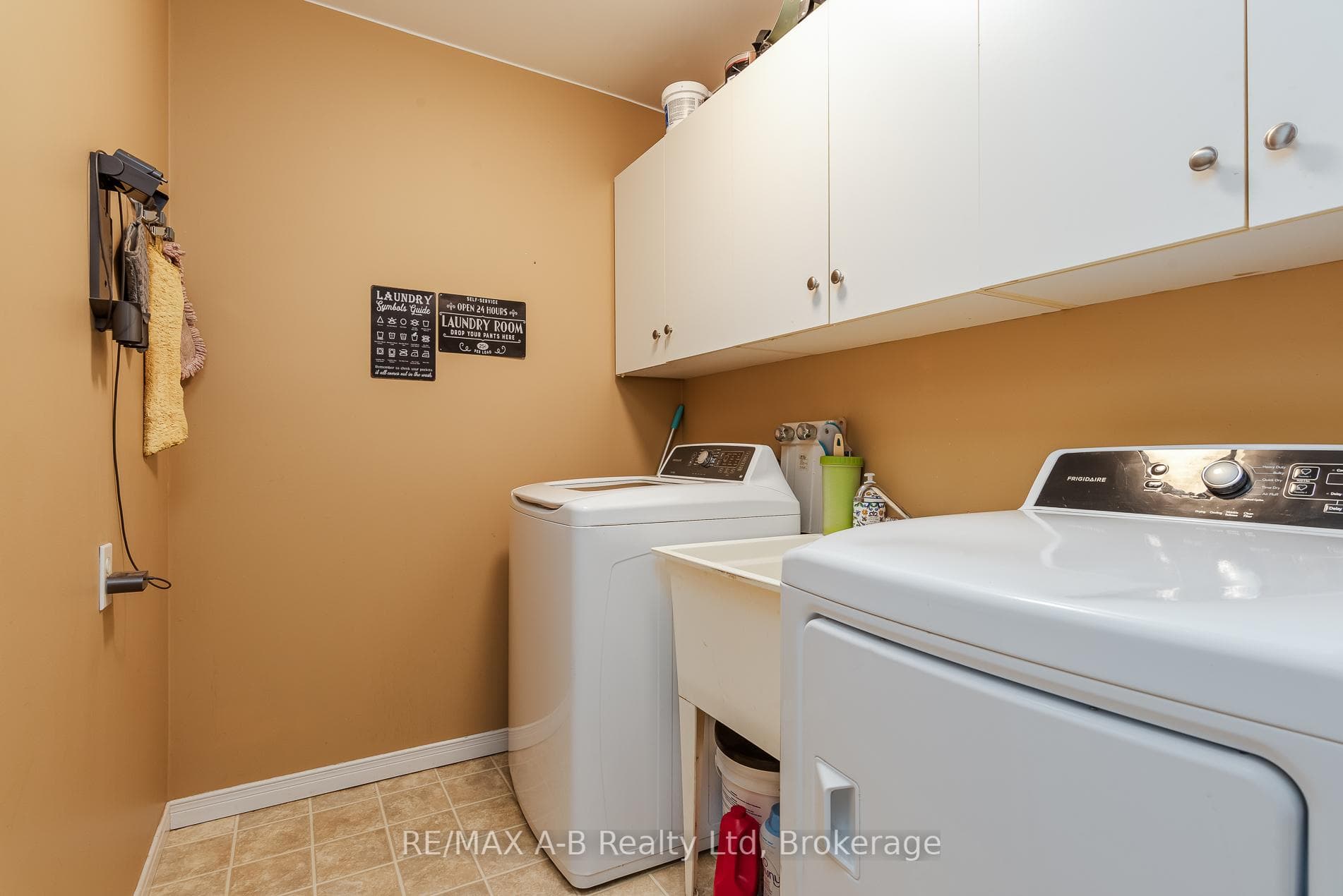 180 Westwood Avenue photo 41