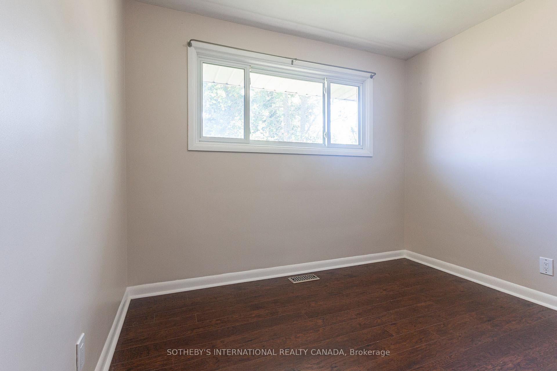 1461 Moss Glen Road photo 13