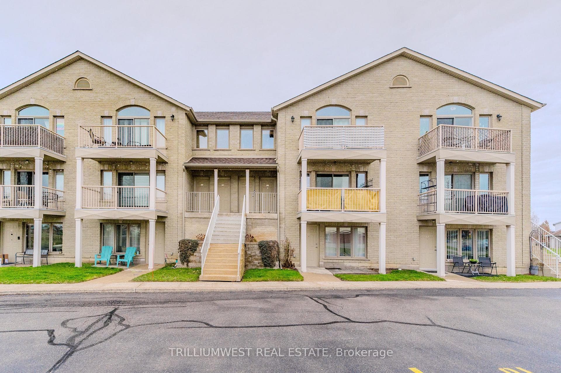 50 Whitlaw Way Unit 202 photo 1