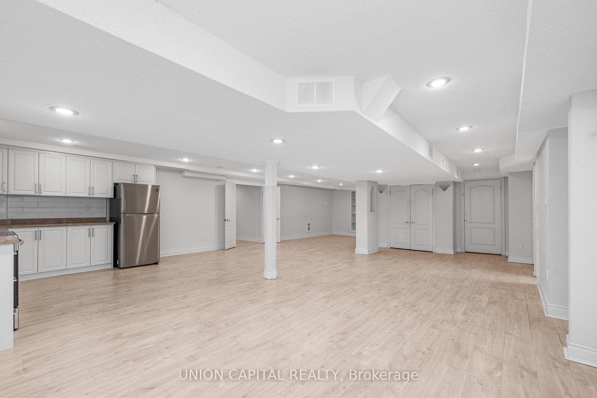 75 Langtry Place photo 40
