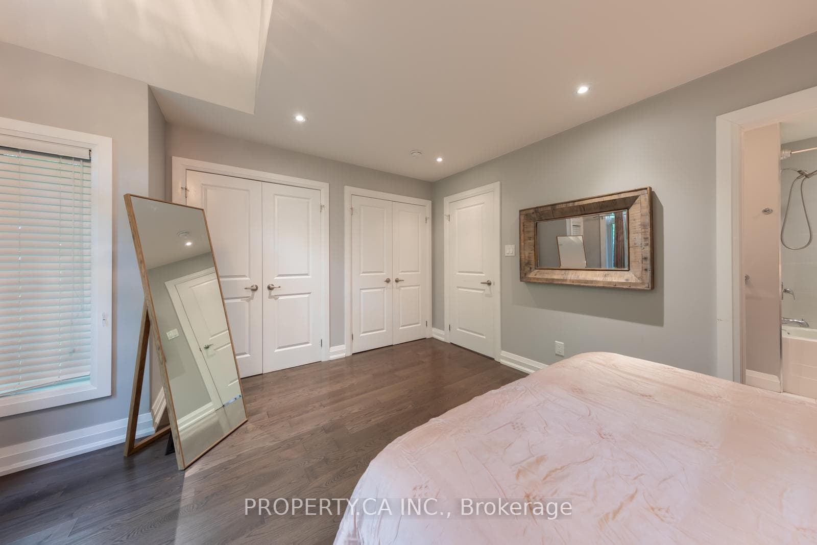 475 Woodbine Avenue Unit 4 photo 29