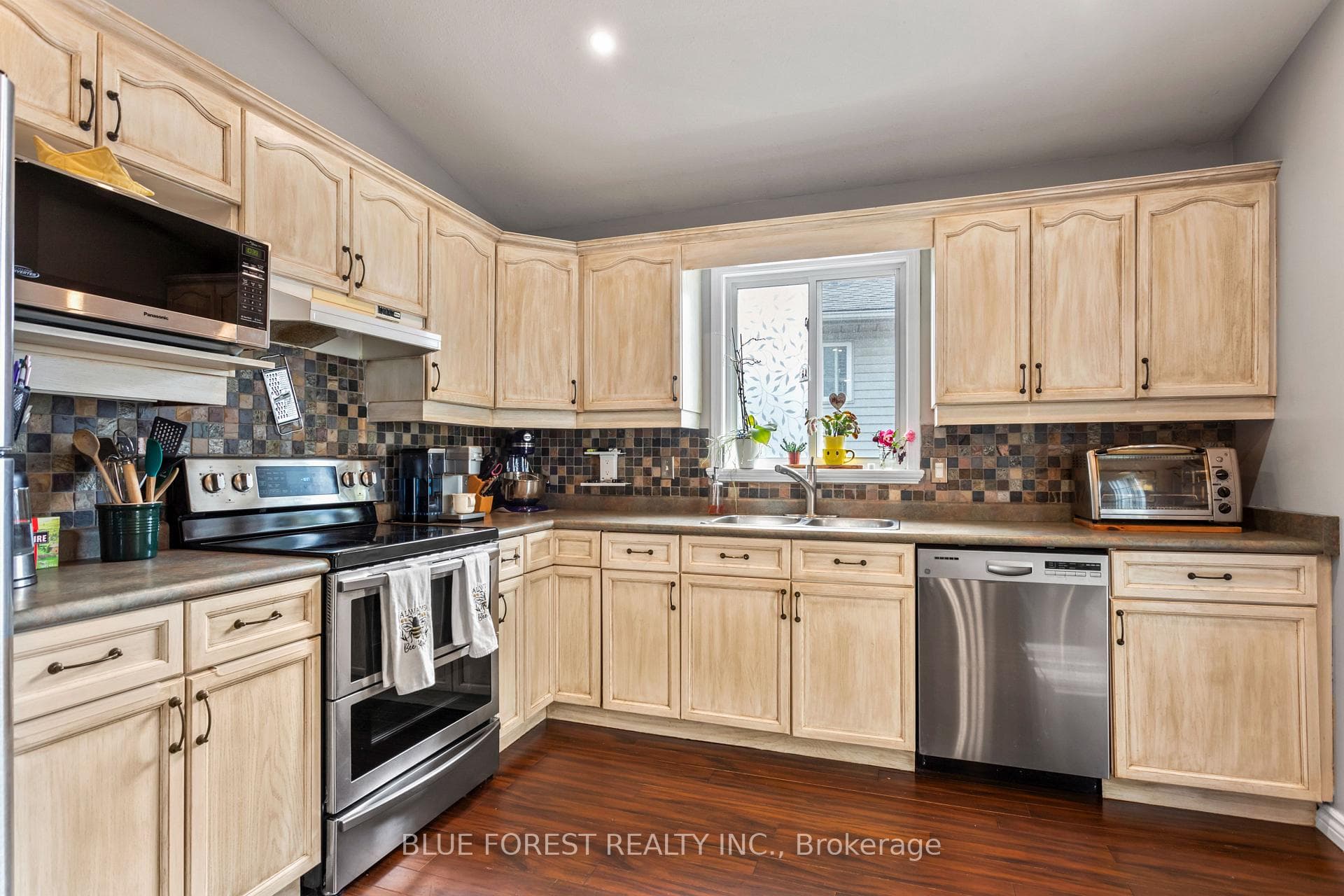 31 Dartmouth Drive photo 16