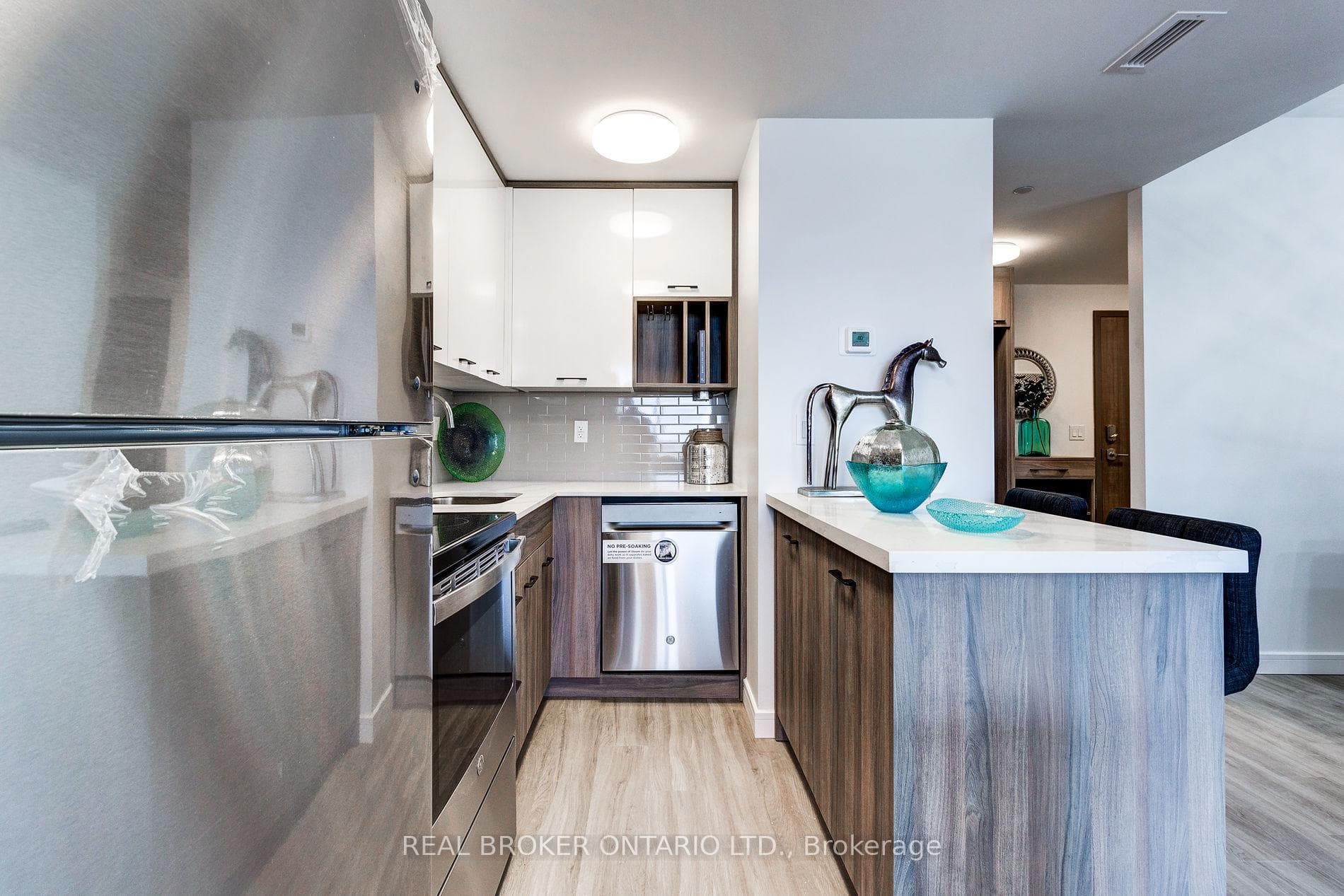 49 Walnut Street Unit 2512 photo 8