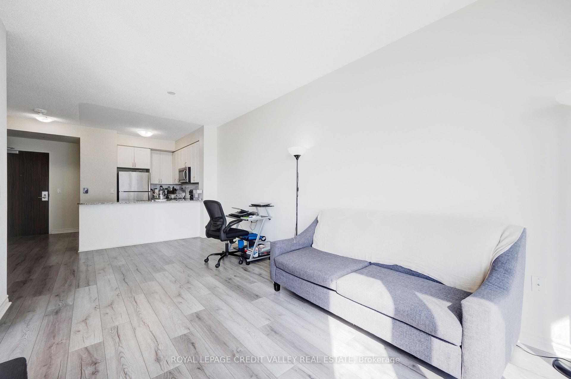 349 Rathburn Road Unit 709 photo 15