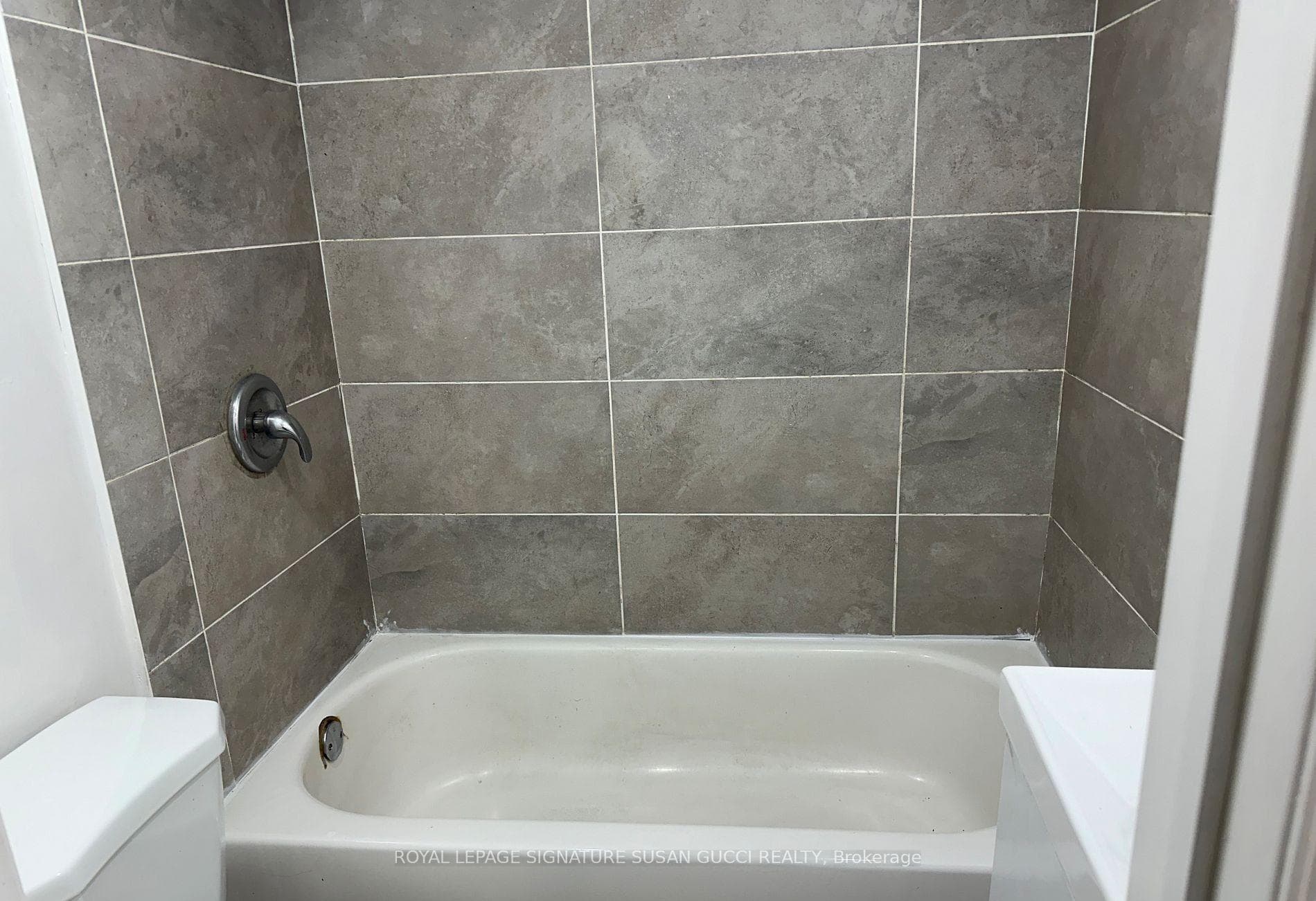 4 pce bath on lower level