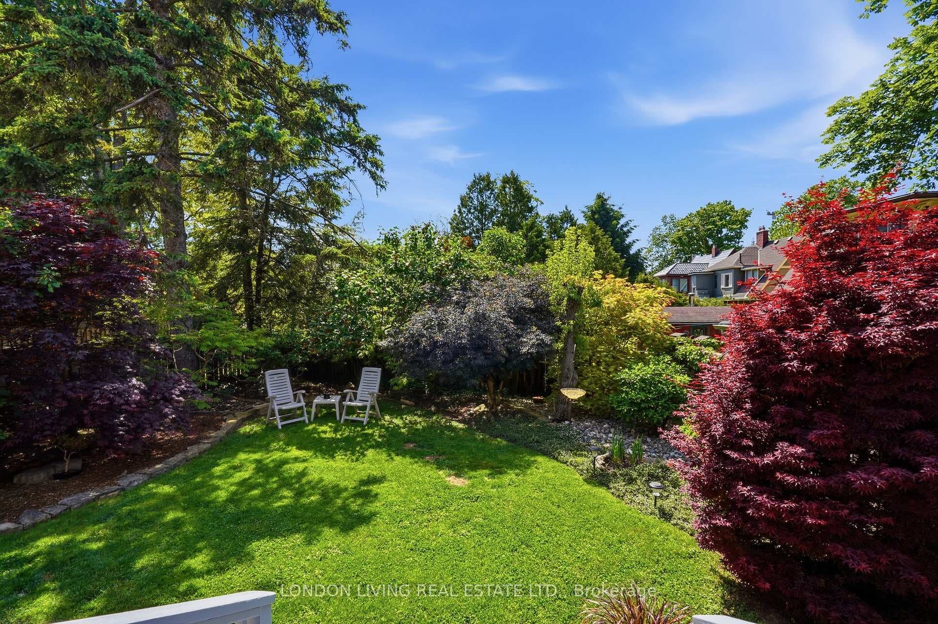 19 Belgrave Avenue photo 43