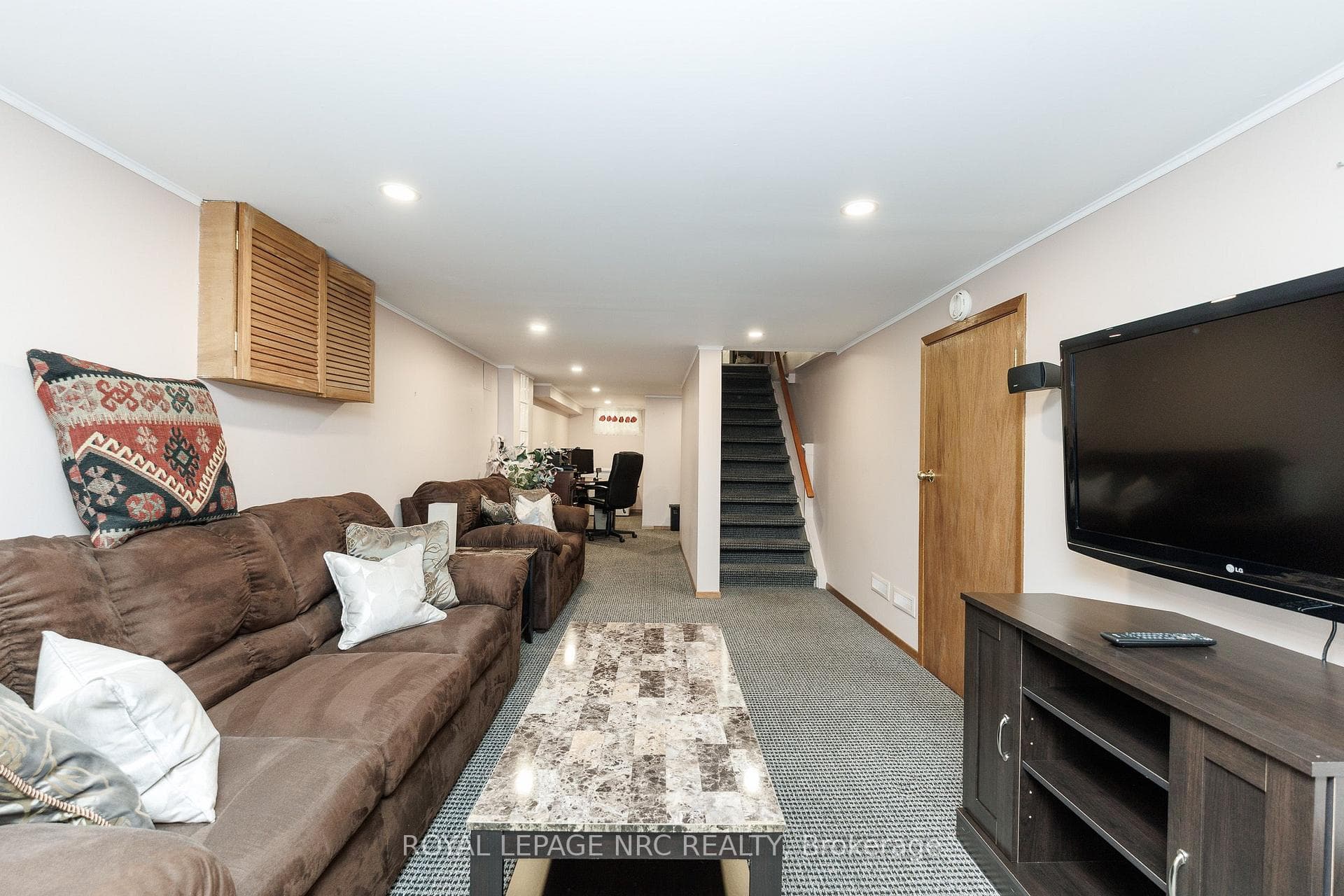 237 PALING Avenue photo 30