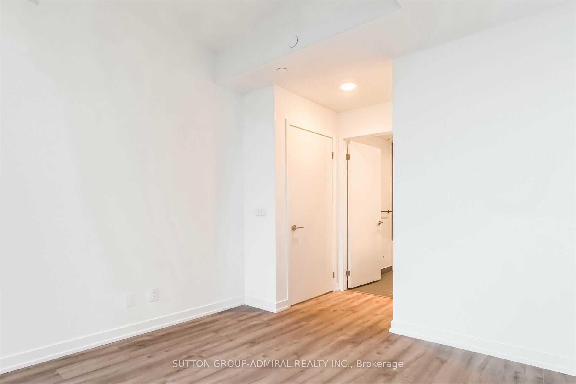 135 East Liberty Street Unit 1403 photo 17