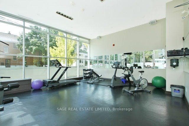 562 Eglinton Avenue Unit 307 photo 11