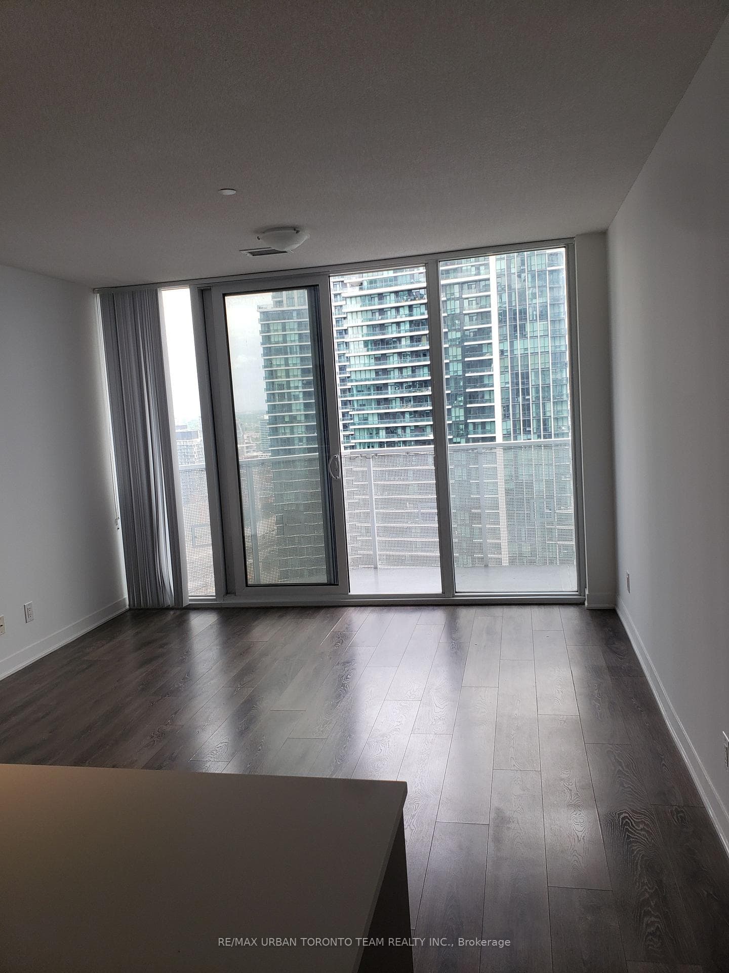 88 Harbour Street Unit 3906 photo 26