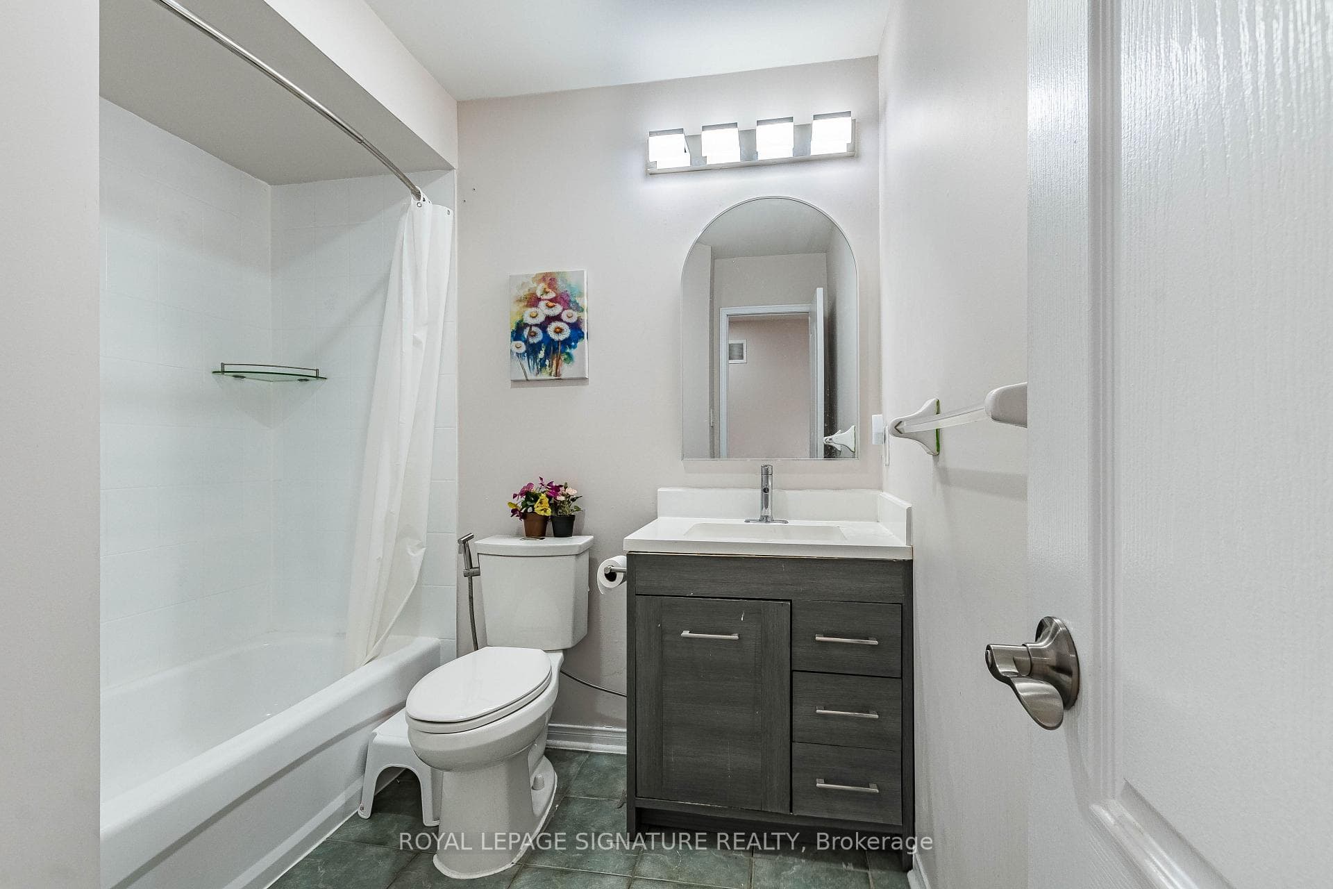 35 Whitehouse Crescent photo 41