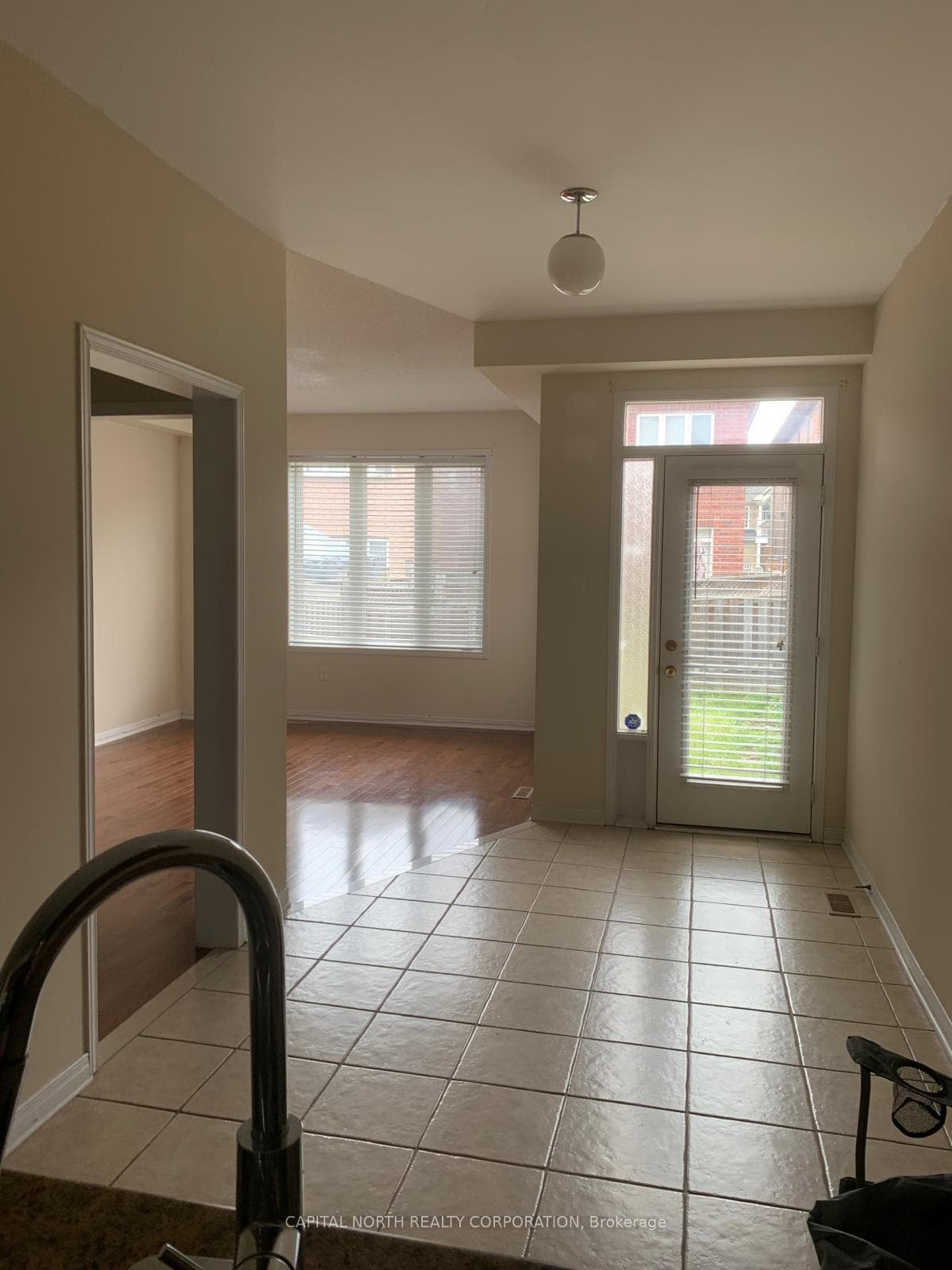 46 Laramie Crescent photo 9