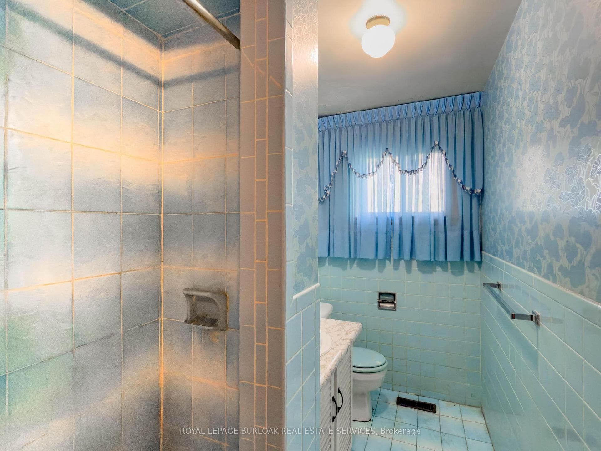 3577 Bluestream Crescent photo 40