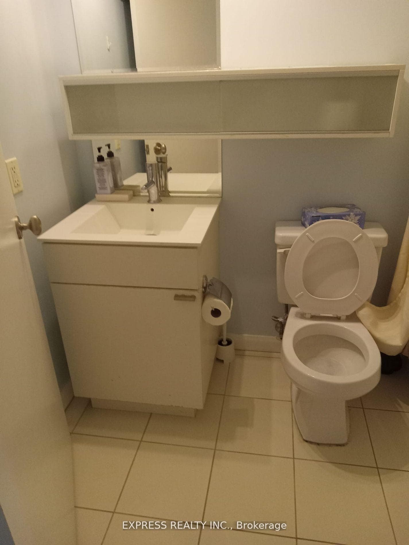 111 Elizabeth Street Unit 930 photo 6