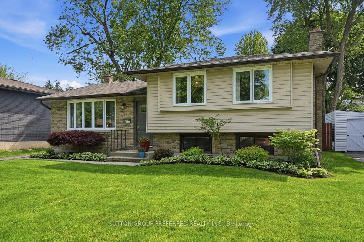 151 St Clair Crescent photo 2