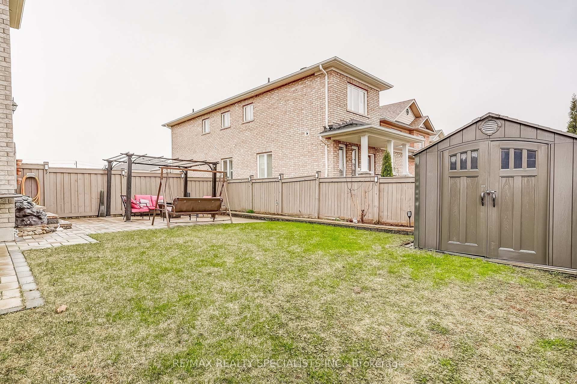 52 Richardson Crescent photo 42