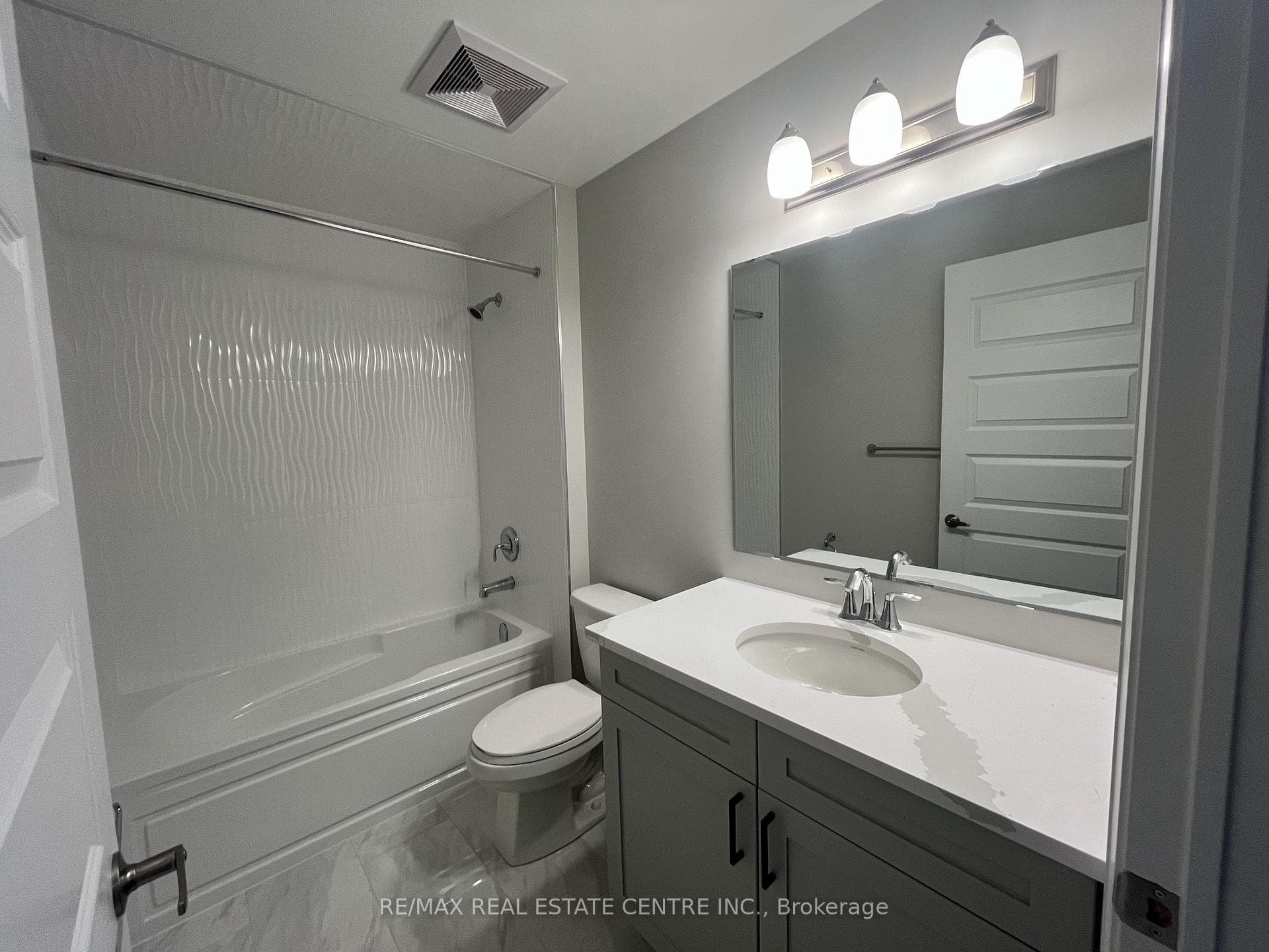 460 Gordon Krantz Avenue Unit 422 photo 6