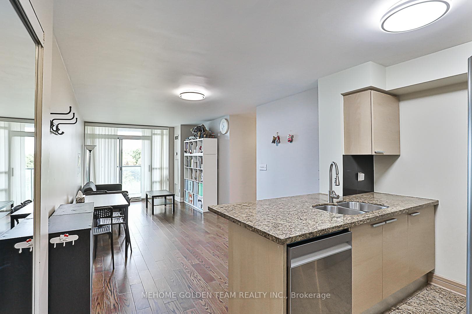 16 Harrison Garden Boulevard Unit 602 photo 8