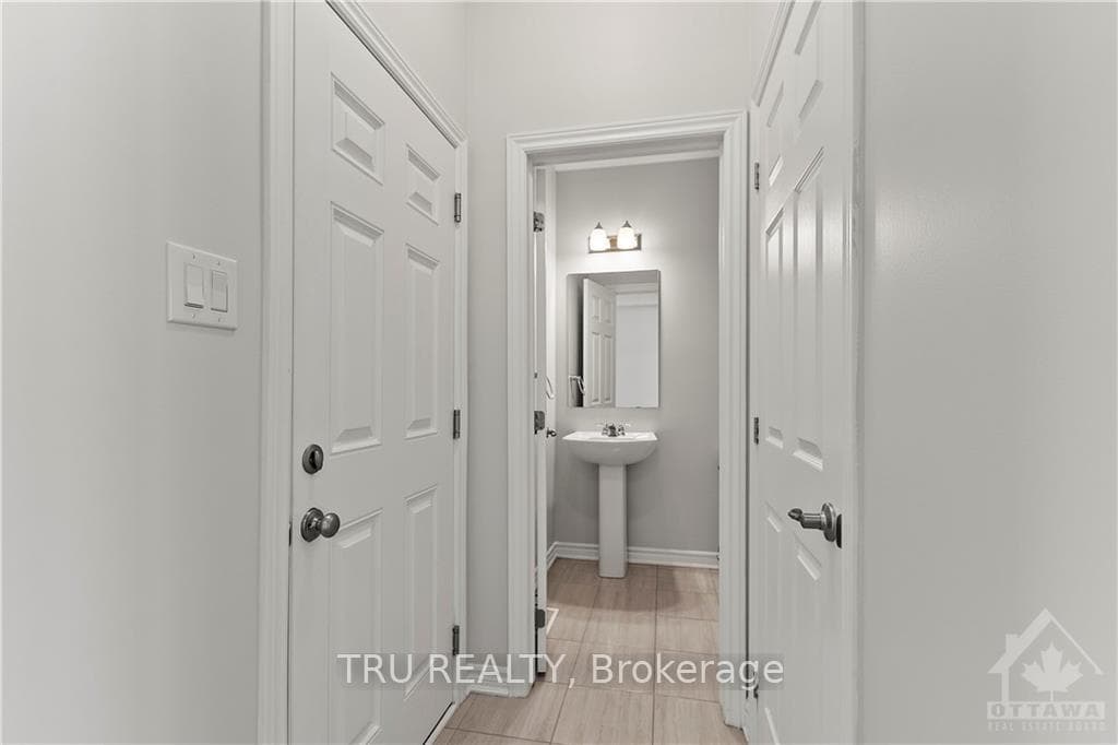 43 CASPIAN Row photo 5